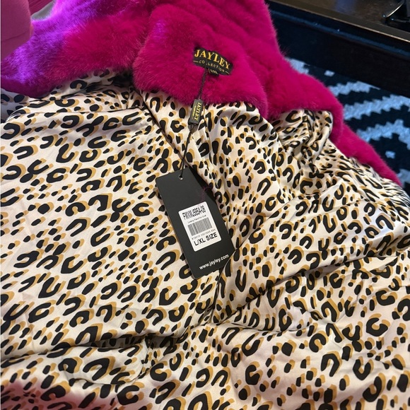 Gorgeous Jayley Collection faux fur oversized coat - Picture 9 of 9